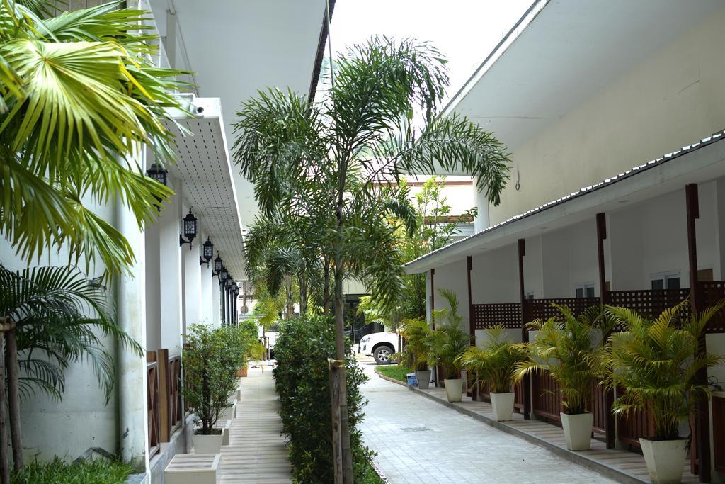 Irest Ao Nang Seafront Hostel Exterior photo