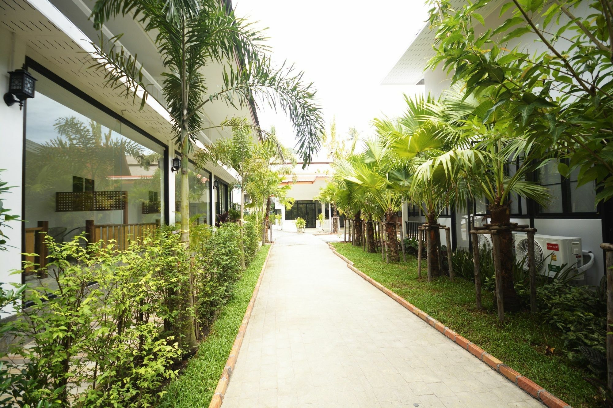 Irest Ao Nang Seafront Hostel Exterior photo