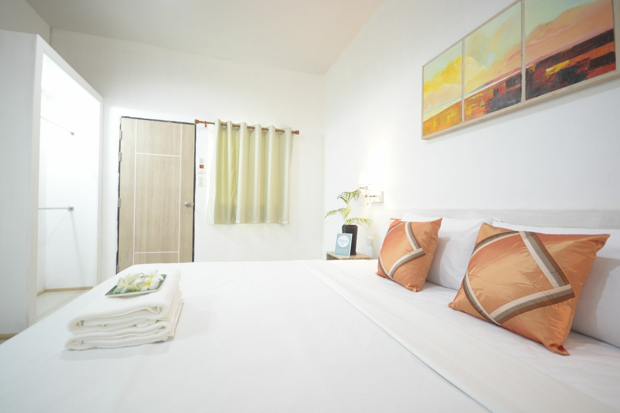 Irest Ao Nang Seafront Hostel Exterior photo