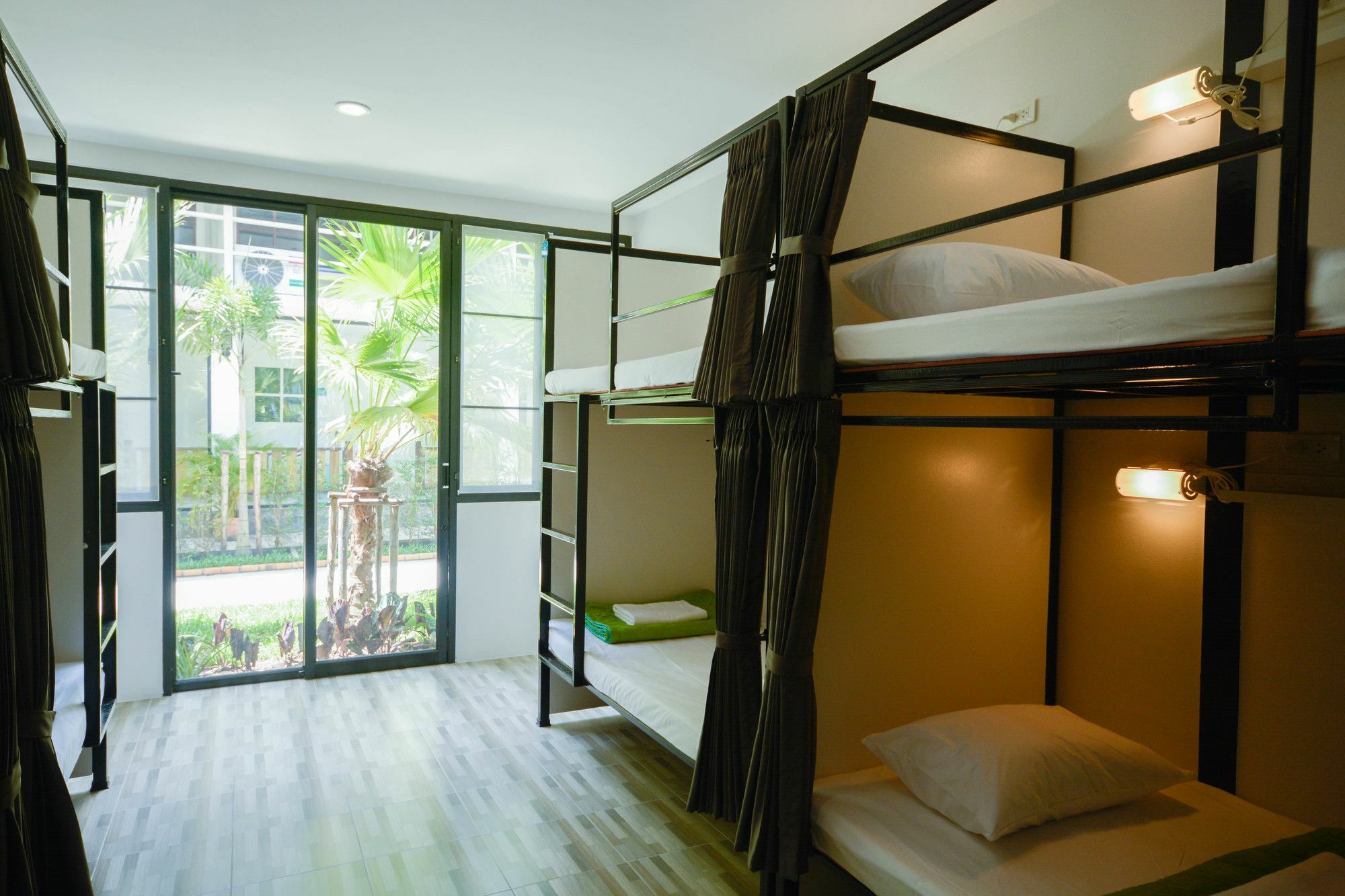 Irest Ao Nang Seafront Hostel Exterior photo