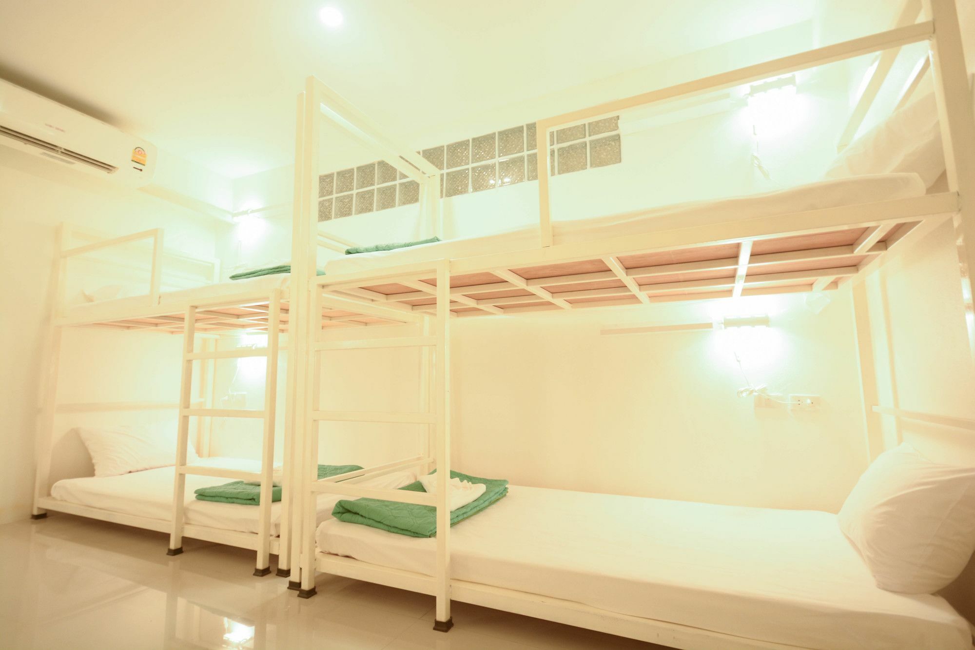 Irest Ao Nang Seafront Hostel Exterior photo