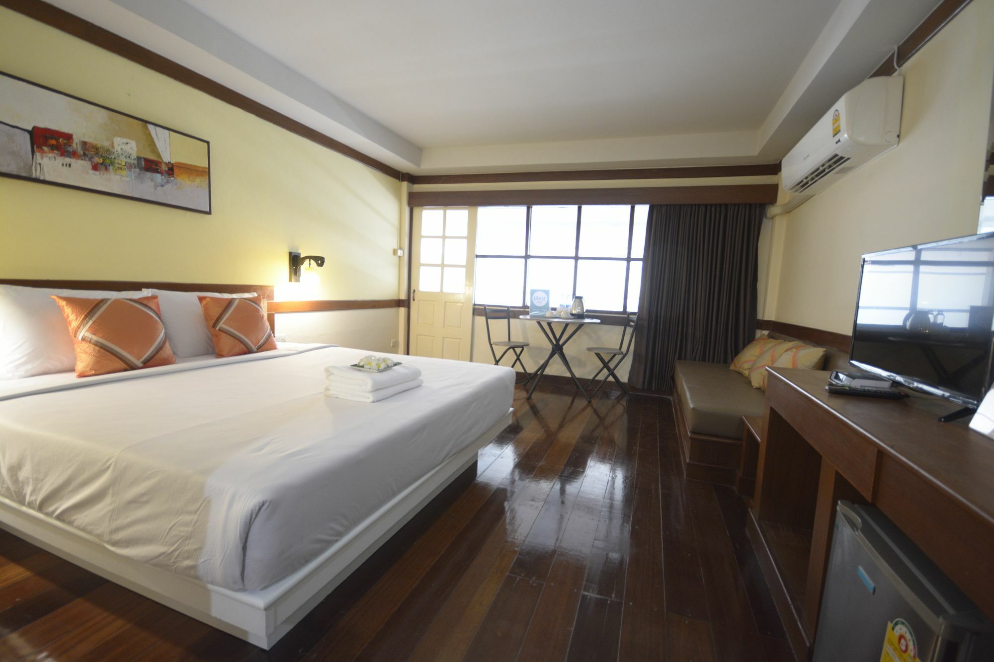 Irest Ao Nang Seafront Hostel Exterior photo