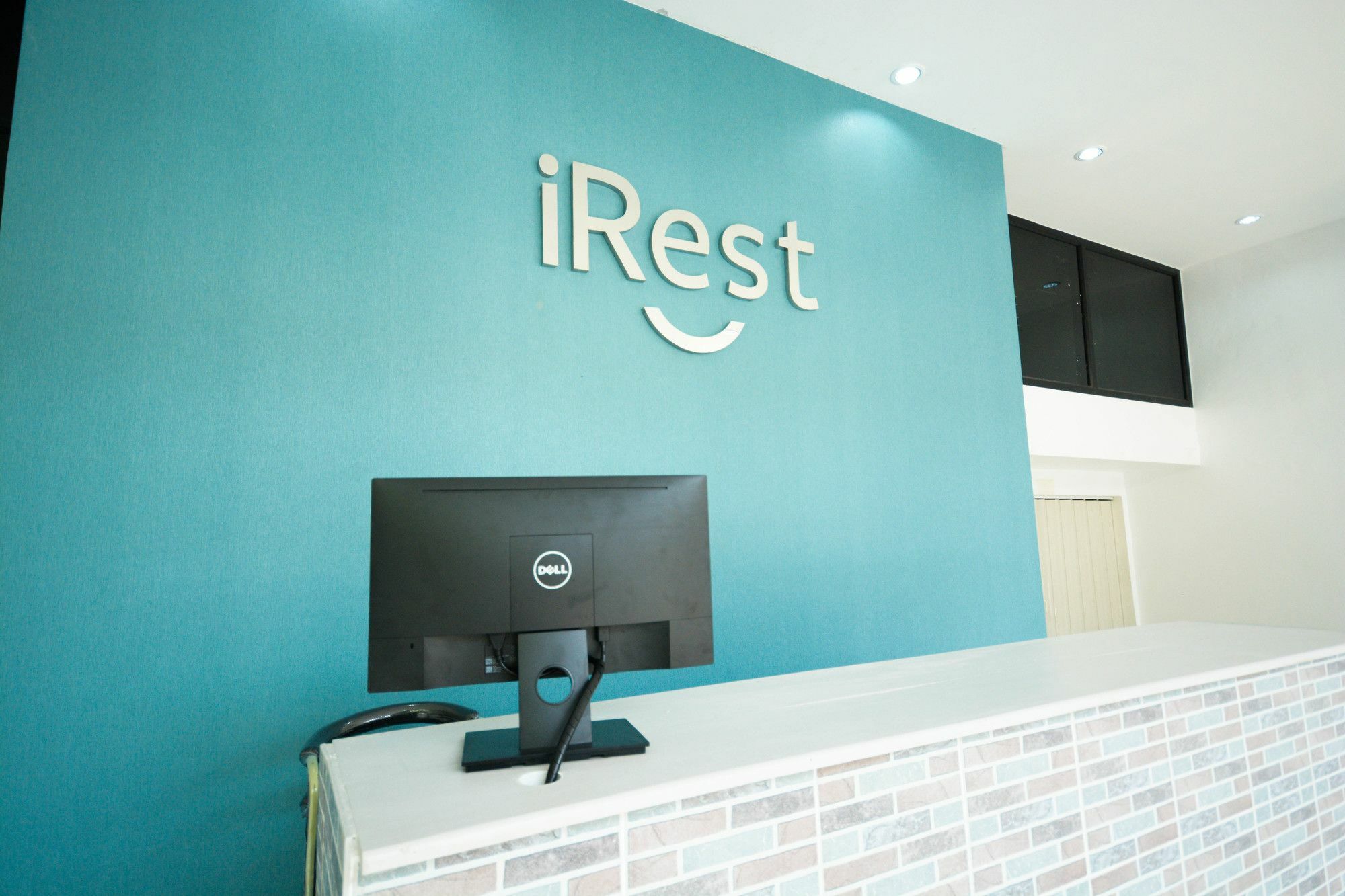 Irest Ao Nang Seafront Hostel Exterior photo