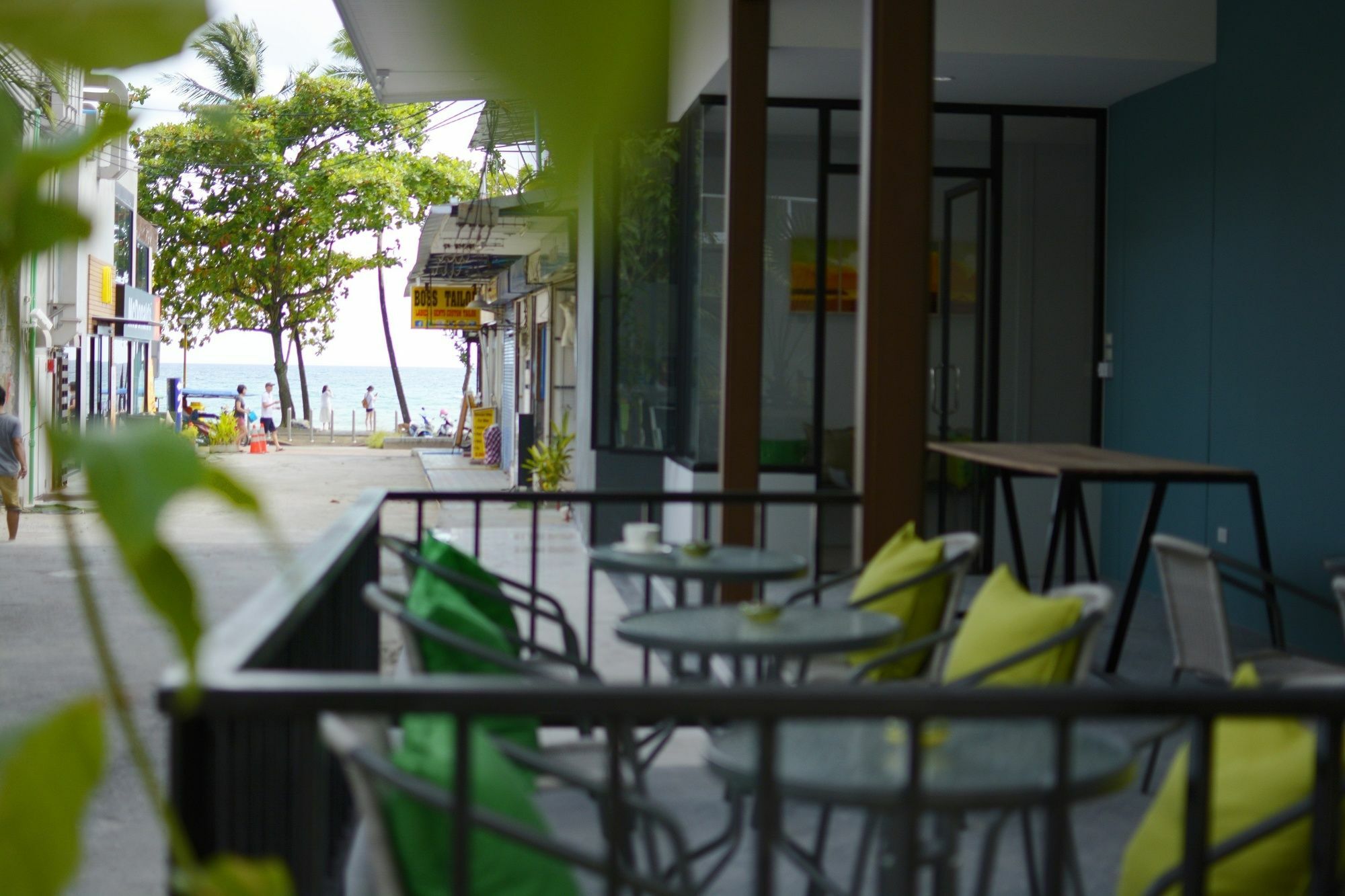 Irest Ao Nang Seafront Hostel Exterior photo