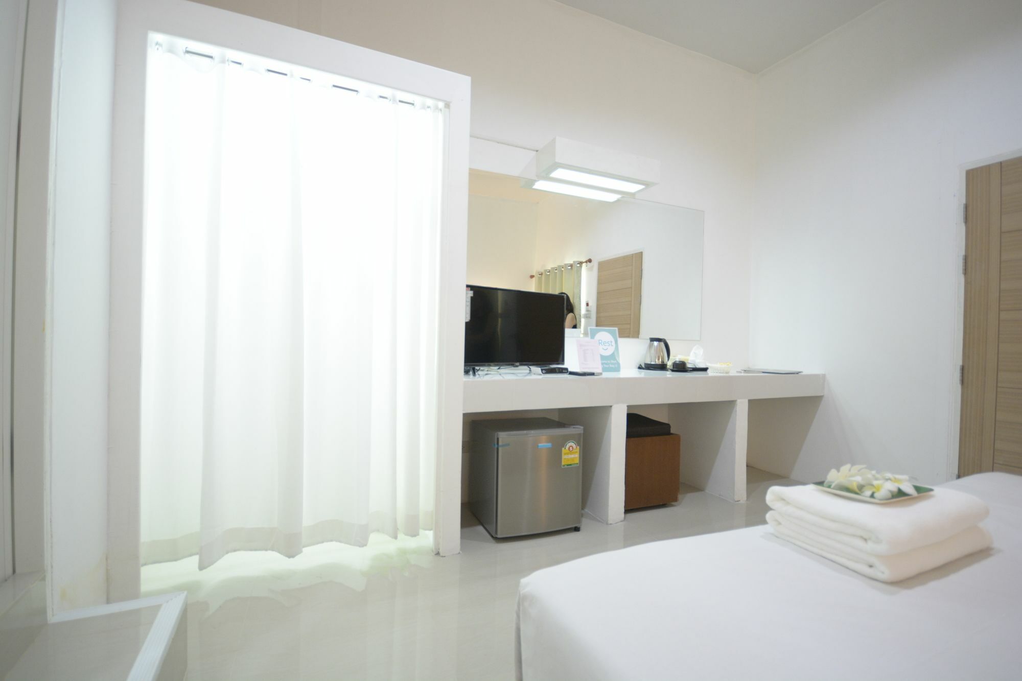 Irest Ao Nang Seafront Hostel Exterior photo